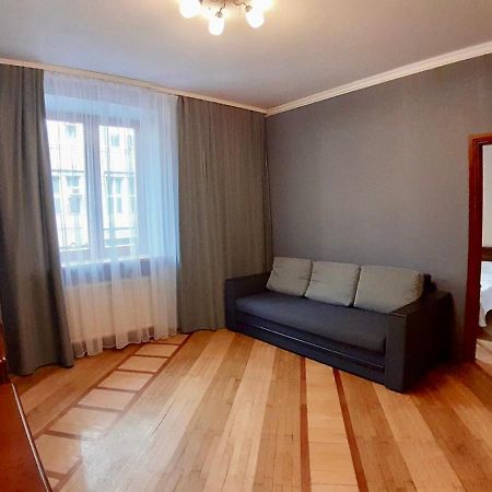 Apartment Hnatuka Center Lviv Eksteriør bilde