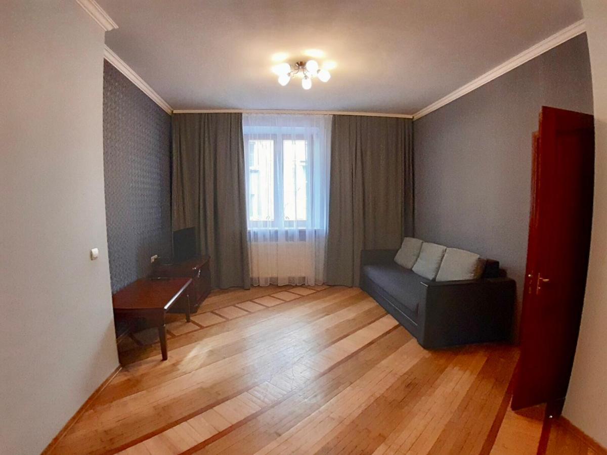 Apartment Hnatuka Center Lviv Eksteriør bilde
