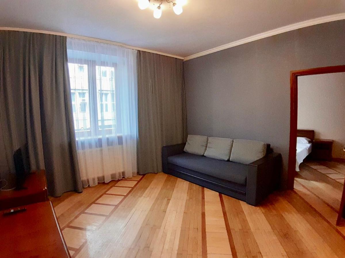 Apartment Hnatuka Center Lviv Eksteriør bilde
